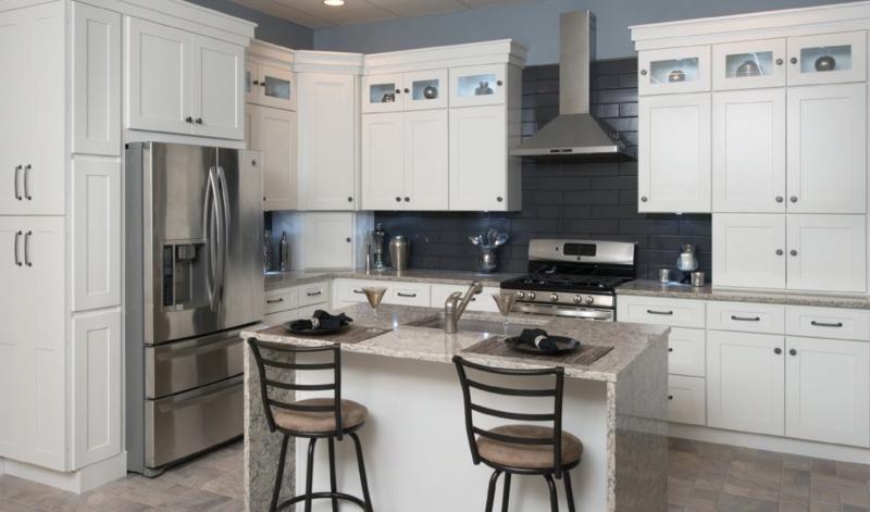 Elegant White Shaker Kitchen Cabinets