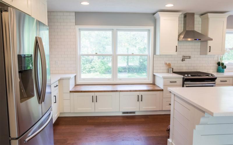 Elegant White Shaker Kitchen Cabinets