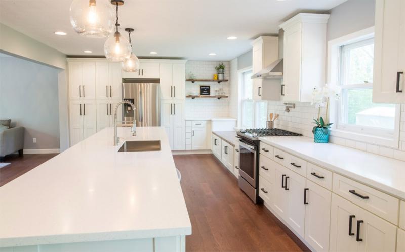 Elegant White Shaker Kitchen Cabinets