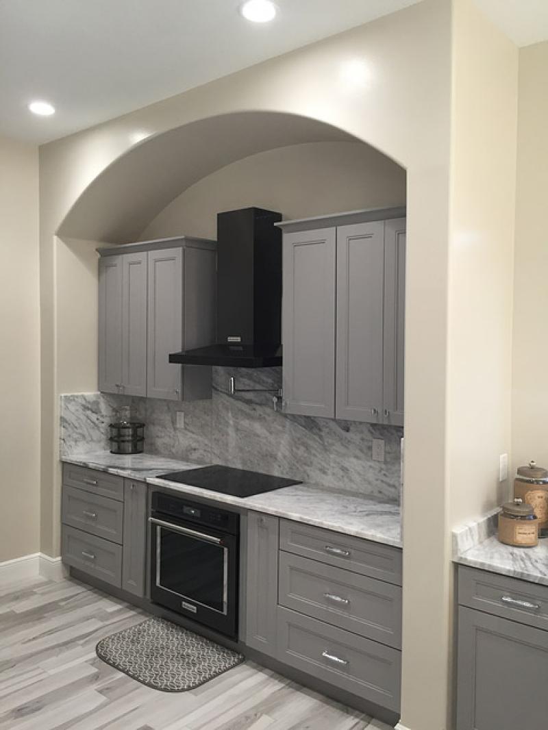 Gainsboro Gray Kitchen Cabinets
