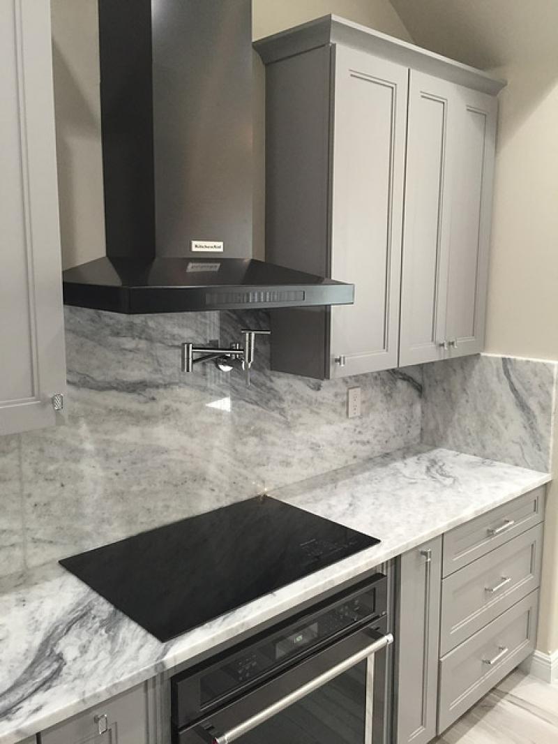 Gainsboro Gray Kitchen Cabinets